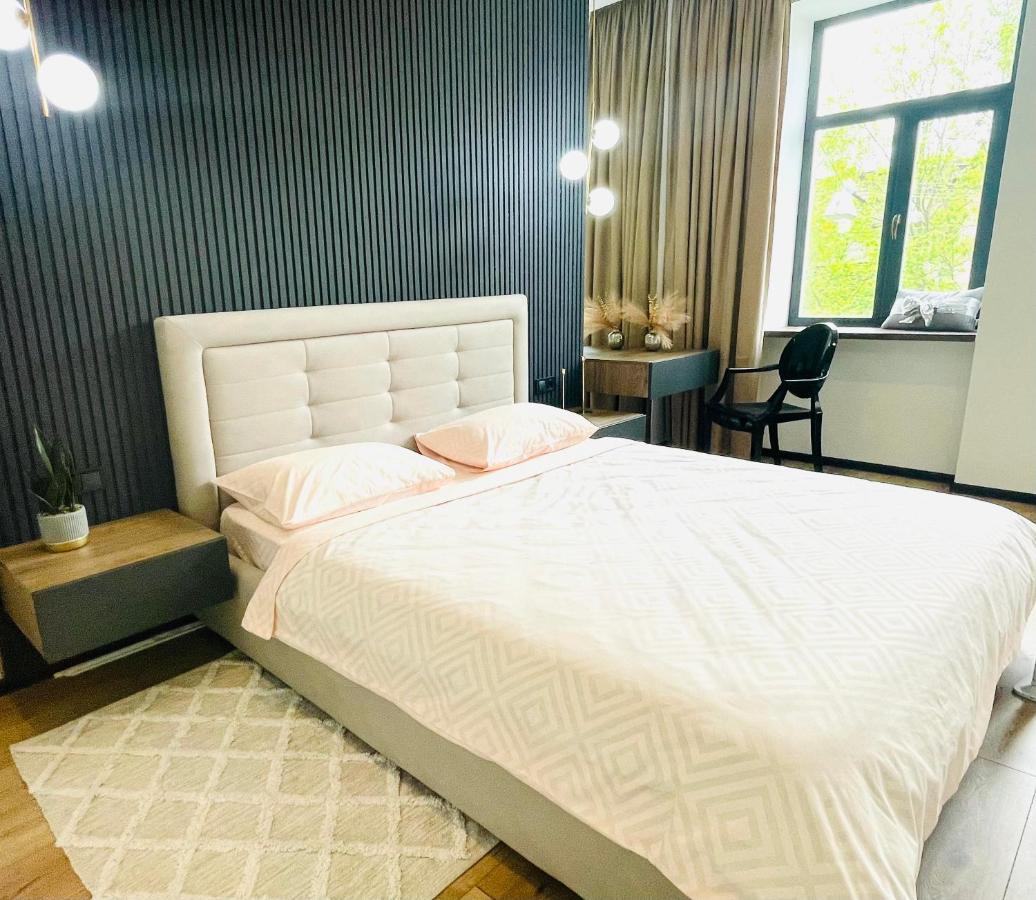 Сучасні Апартаменти В Центрі,Паркінг Leopoli Esterno foto